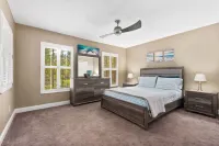 Tropical Resort Style Retreat w/ Pool House 4BR, 3 Bath