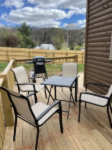 Lillie's Pad -Cozy 2-bedroom cabin- 20 miles from Natural Bridge in Beattyville.