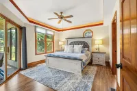 Tranquil Tellico Lakefront Retreat -- Kayaks! Private Dock!