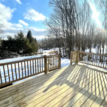 Beautiful log cabin close to all the wonders of the Adirondacks!