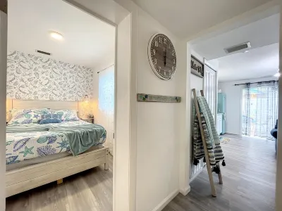 Charming Ground Level Resort Style 3 unit Condo  - unit C Hotels near howluckyami