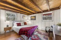 Charming Poconos Cabin, 2BR w/ Game Room! Pet Friendly