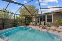Sunny Florida home with a pool
