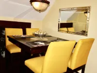 Couples Retreat with hot tub and steam room Hotels in Medina County