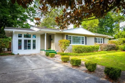 The Midtown Oasis at Winston, right in the center of Wilmington! Hotels near University of North Carolina Wilmington