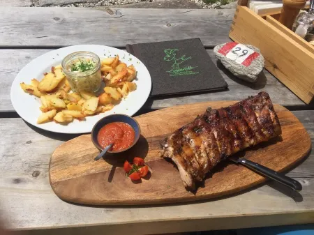 New opening June 2022 - Chalet tree house with private whirlpool