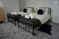 Stylish 3 Bedroom Victorian Villa with hot tub