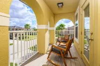 Serenity@Solterra - A modern 6 bed 4 bathroom home on the famed Solterra Resort