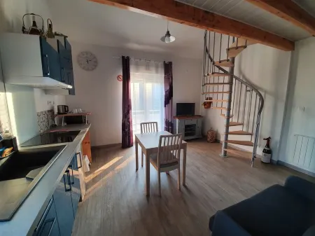 Duplex Nights & Days in Nuits-Saint-Georges Отели рядом с достопримечательностью «Chapelle de la Sérrée»