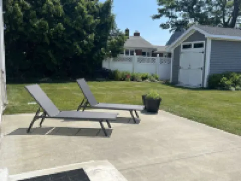 Cozy Cottage w/Lighthouse Views - Private Beach - Dedicated Office