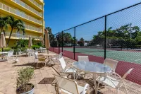 Beautiful 1 Bedroom Condo - JW Alternative - Steps from Marco Island Beach - Beach