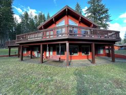 House in the Mountains w/ hot tub, sauna, pool table and more !!