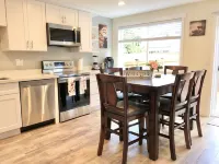 Entire Semi-Detached Kirkland Townhome