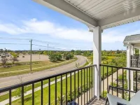 Wow! Stunning 2-bedroom home in Ann Arbor, 9 minute drive to campus & stadium!