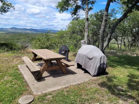 Relax & Renew at Sunset Ridge - Close to Lost Maples and Garner State Parks