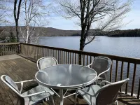 Relaxing waterfront cabin getaway in the Groton State Forest