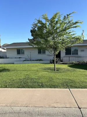 Close to hiking trails, Central home, 3 bedrooms! Hotels near T-Mobile