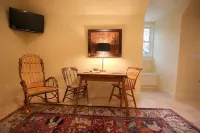 Boundary Street Getaway in Old Town Bluffton!