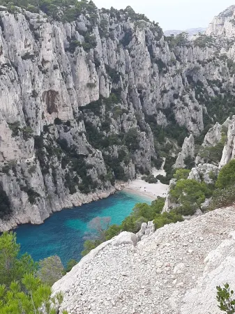 Cassis app 4per VUE MER Wifi Tennis Parking Piscine Lave Vaisselle Lave Linge Отели в г. Кассис