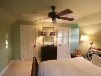 Boundary Street Getaway in Old Town Bluffton! Hotéis em Bluffton
