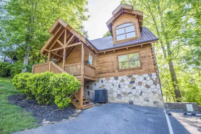 Best Location! Pigeon Forge, 1 mile to Parkway, close to Everything,
