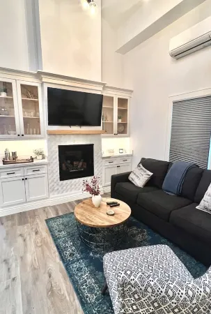 Napa Valley Modern Bungalow Отели рядом с достопримечательностью «Artesa Vineyards & Winery»