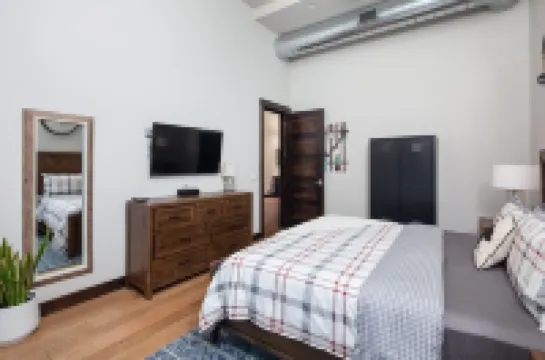 Luxe, Large, Stylish Glacier NP Condo! Best Location, Ski Availabilities!