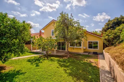 Cozy family home in Montebello Hills Hotels near Monterey Park Historical Museum