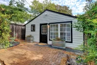 Hyde Park Guesthouse w/ Parking & Private Entry Hotels in Central Austin