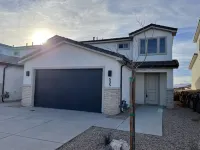 New townhome located 30 minutes from Zion!