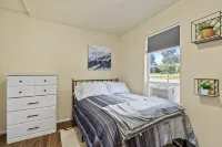 Cozy Cottage in Grants Pass Near River!