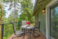River’s Edge  Spacious 2-Story Guest House by the River