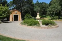 Stunning Tuscan House in the Heart of Sonoma's Wine Country