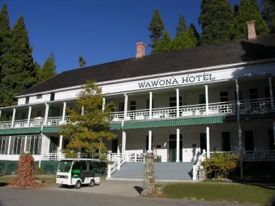 Yosemite Riverside Retreat - Gorgeous Views! Wood burning Stove!