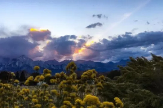 Walk to Main St! 20 min drive to Whitney Portal. High speed internet