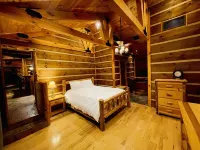 Private indoor pool Spacious Upgraded Lake Cabin. Perfect for Family Gatherings