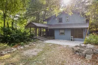 Cox Riverside Retreat - 32 miles to Springfield