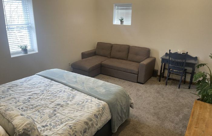 4 bedrooms 3 bath, Tranquil Home, Master suite & Jet tub, Mins from Hot Springs
