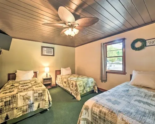 Kentucky Lake Condo #21: Jet Ski Rentals On-Site Hotels in Calloway County