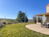 Vineyard Estate-Mountain views-Private; minutes to downtown. Pet friendly