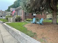 The Riverside Brickhouse- 6 Bedrooms, 2 Bathroom, Riverviews, Grill, AC/Wifi Hotels in Mendon