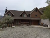 Yellowstone Archview Guesthouse- Stunning Views For Your Ultimate Family Getaway