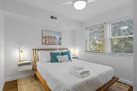 Sunny Days - NEW - Hot Tub - Renovated - Family Fun