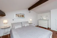 Maison Contrari