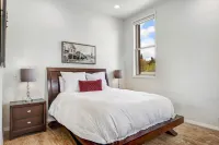 The Executive Suite- Apartment near the river!