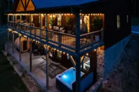 Relax in Style w/3 Master Suites, Game Rm, Hot Tub, Fire pit, Sauna & More!