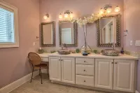 6 Bedrm/5.5 Baths/Gulf Front - 4 King Master