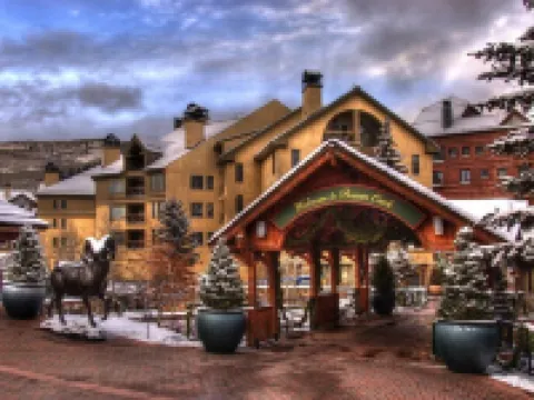 Gorgeous Ski-In Ski-Out Condo on Beaver Creek Mountain Hotels in Edwards