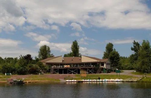 •Redwoods Chalet in the Poconos•