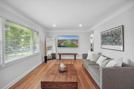 MSP/Mall of America/Pond View with garden oasis